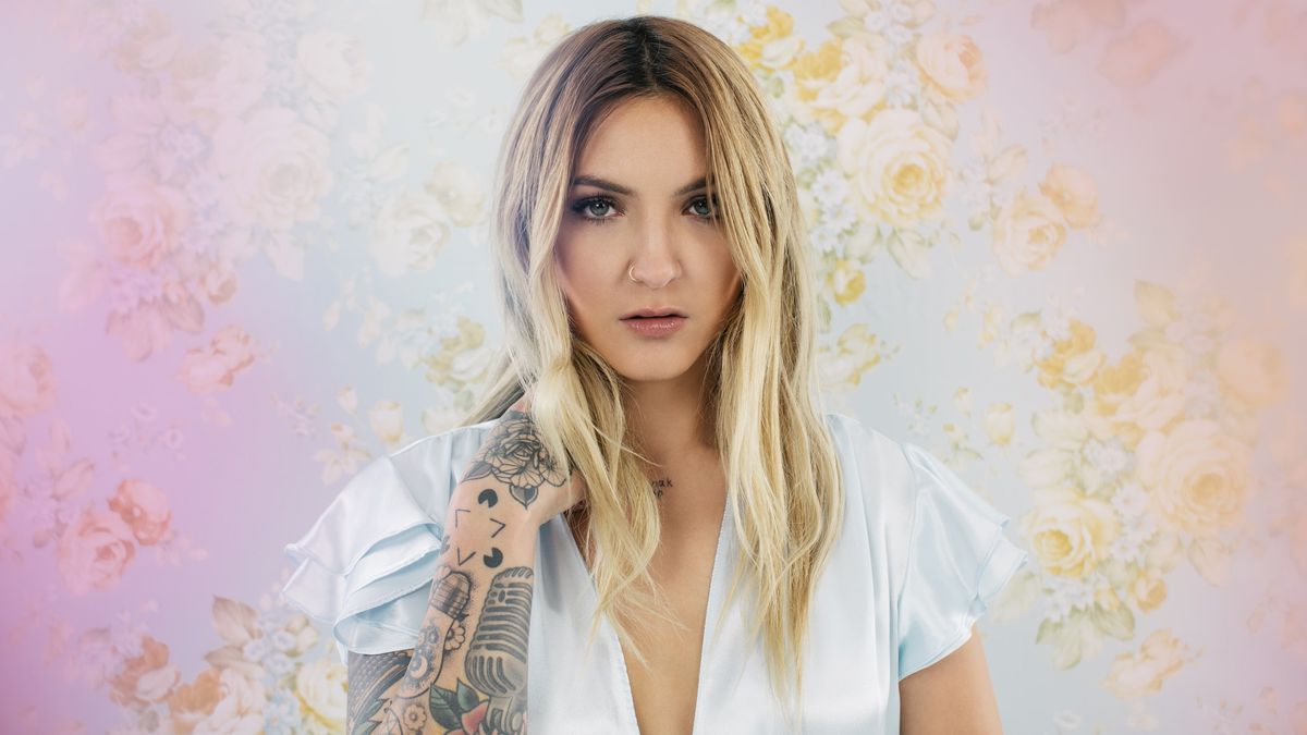 Julia Michaels omslagsbild