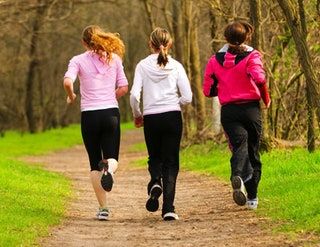 Bild könnte enthalten Mensch Sport Fitness Sport Sport Training Joggen und Gehen