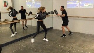Den här bilden kan innehålla Kläder för människor Kläder Sport och sport
