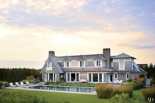 Esta imagen puede contener Planta Hierba Edificio Vivienda Casa Mansión Casa de campo y césped