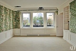 画像には、屋内および部屋のフローリングフロアのインテリアデザインが含まれている場合があります