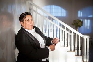 この画像にはHumanPersonk.dが含まれている可能性があります。 langハンドバニスター手すり衣類およびアパレル
