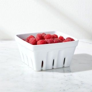 Crate Barrel Berry Box Sieb