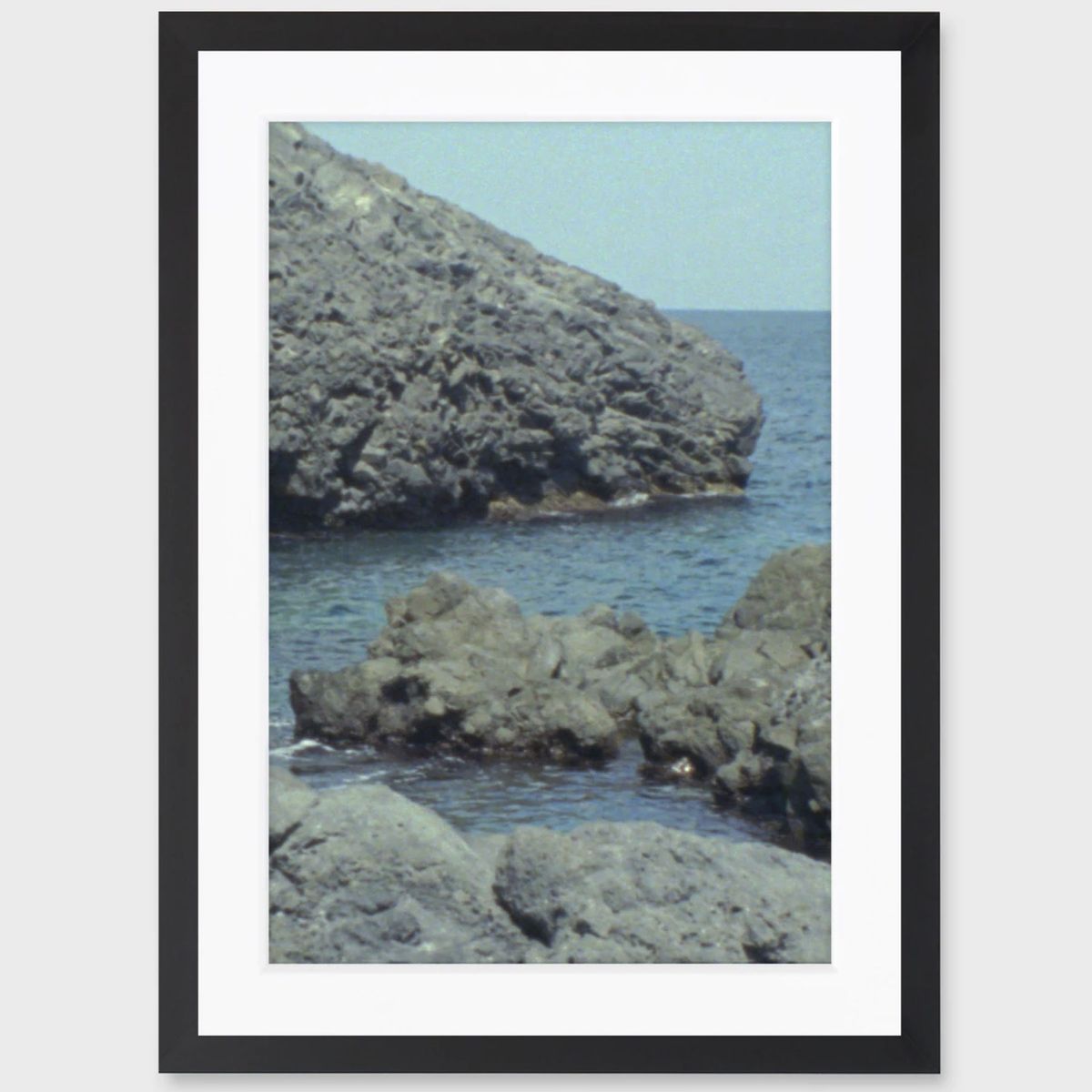 foto enmarcada del océano y las rocas