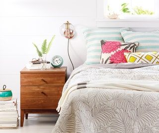 Bild kann enthalten Innenzimmer Schlafzimmermöbel Bett und Schlafsaal