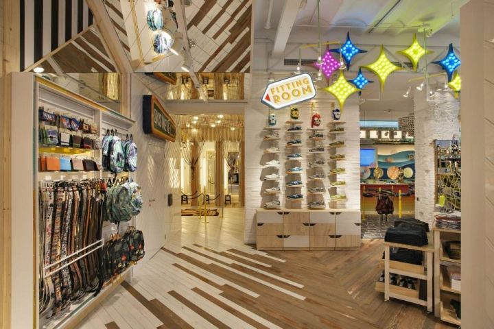 Tienda Pull & Bear, Barcelona - España