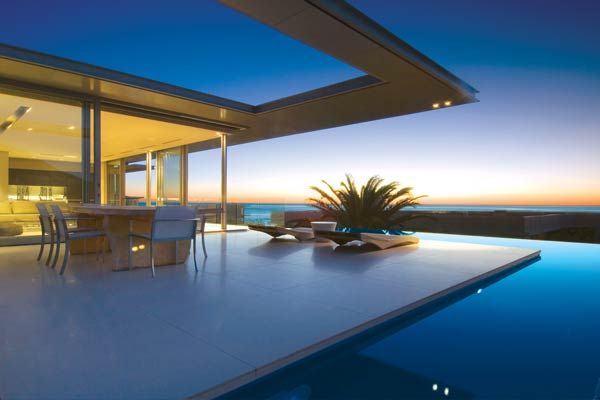First Crescent Villa af SAOTA