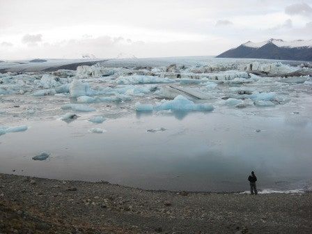 La imagen puede contener Aire libre Naturaleza Montaña Hielo Persona humana Nieve Glaciar y agua