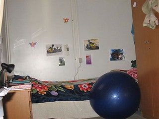 Den här bilden kan innehålla Sovrum inomhus och sovsal