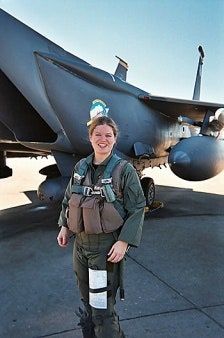 Bilden kan innehålla mänsklig person Transportfordon Flygplan Flygplan Warplane Jet och militär