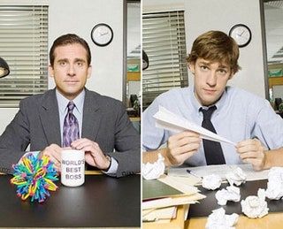 La imagen puede contener muebles y tablero de juego Steve Carell Human Person