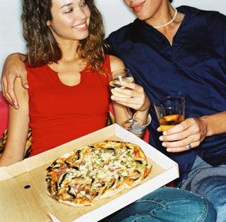 Bild kann Essen und Pizza für Menschen enthalten