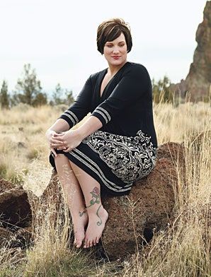 La imagen puede contener Ropa Ropa Mujer Persona humana y Mujer