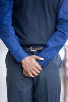 Slika lahko vsebuje Pants Clothing Apparel Jeans Denim Human and Person