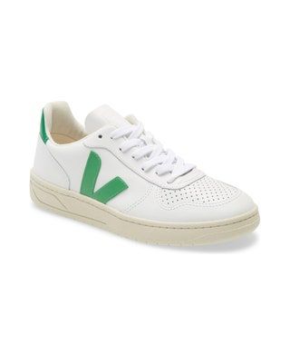 La imagen puede contener ropa, calzado, ropa, calzado, zapatillas y zapatillas para correr