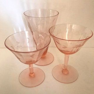Bilden kan innehålla glas och bägare