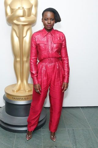 Bild könnte Kleidung enthalten Bekleidung Lupita Nyong