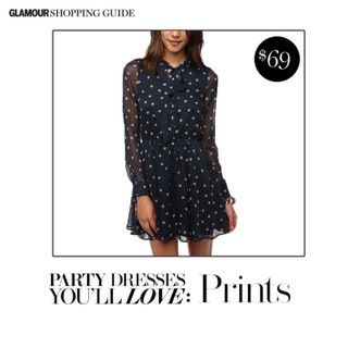 La imagen puede contener Ropa Ropa Textura Persona humana Vestido Traje femenino Abrigo y abrigo