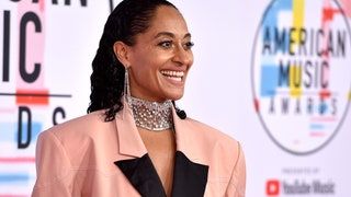 Todo lo que vistió Tracee Ellis Ross para presentar los American Music Awards 2018