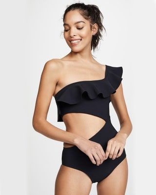 La imagen puede contener Ropa Ropa Trajes de baño Bikini Persona humana Ropa interior y lencería