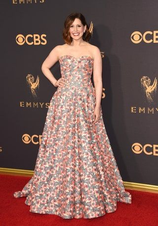 Bilden kan innehålla Vanessa Bayer Premiär Mode Röda mattan Röda mattan Premiär Människo och person
