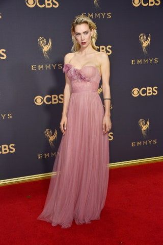 Bilden kan innehålla Vanessa Kirby Modepremiär Red Carpet Red Carpet Premiär Människo och person