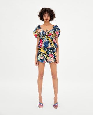 La imagen puede contener Ropa Vestir Vestimenta Persona humana y cabello