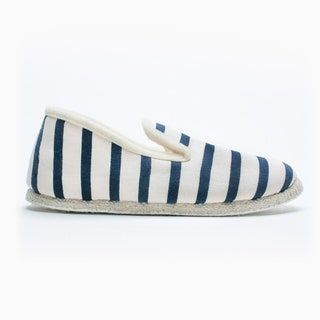 Nuotraukoje gali būti Drabužiai Drabužiai Avalynė Batai Zomša ir Sneaker