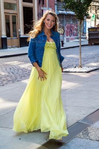 Esta imagen puede contener Blake Lively Ropa Ropa Moda Vestido de noche Vestido Robe Persona humana y femenina
