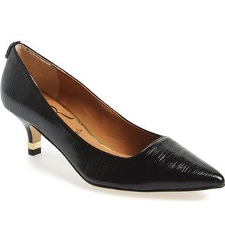 Bild kann enthalten Kleidung Bekleidung Schuhe Schuh Sandale und High Heel
