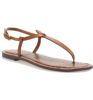 Bild kann Kleidung Schuhe Sandalen und Kleidung enthalten