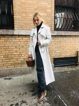 Esta imagen puede contener Ropa Ropa Abrigo Calzado Zapato Abrigo Humano y Persona