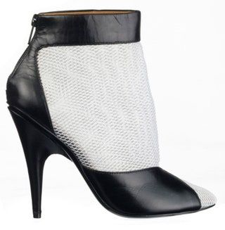 Bild kann enthalten Kleidung Bekleidung Schuhe Schuh High Heel und Heel