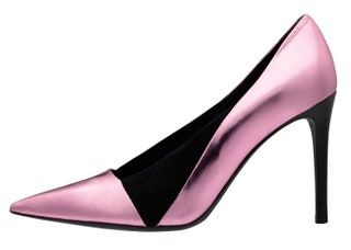 Bild kann Kleidung Bekleidung Schuh Schuhe und High Heel enthalten