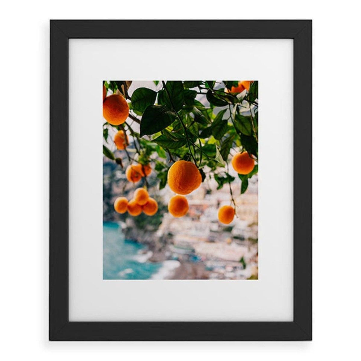 Arte de pared con marco de naranjas de la costa de Amalfi de Deny Designs
