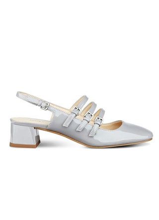 Bild kann Bekleidung Bekleidung Schuhe und Schuhe enthalten