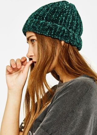 La imagen puede contener Ropa Vestimenta Persona humana Gorra Sombrero y gorro