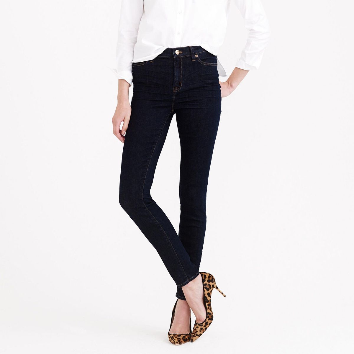La imagen puede contener Ropa Ropa Pantalones Persona humana Calzado Camisa y calzado