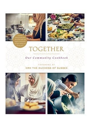 Together Our Community Cookbook avtorice Meghan Markle