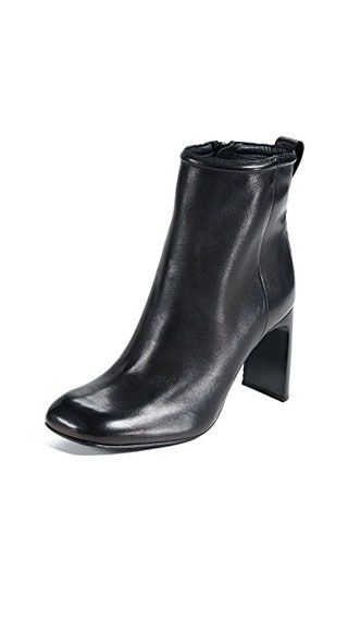 Bild kann enthalten Kleidung Bekleidung Schuhe High Heel Schuh und Absatz