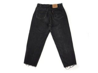 Bild kann Kleidung Kleidung Hosen Denim und Jeans enthalten