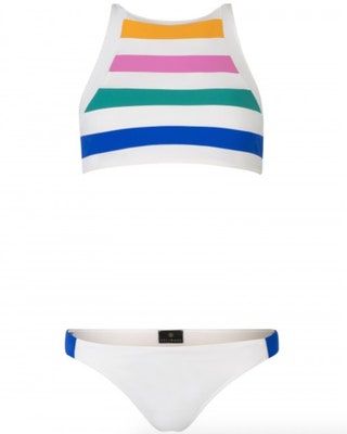 La imagen puede contener Ropa Ropa Ropa de baño Ropa interior Sombrero y gorra