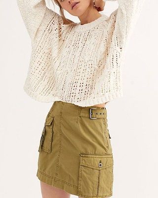 La imagen puede contener Ropa Ropa Persona humana Mujer Pantalones cortos y falda