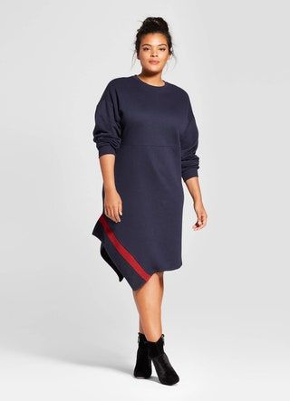 Esta imagen puede contener vestido, ropa, ropa, manga, persona humana, manga larga, mujer, abrigo, mujer, y, abrigo