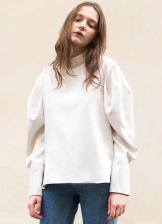 La imagen puede contener Ropa Ropa Blusa Persona humana Manga y manga larga