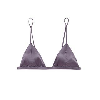 La imagen puede contener ropa, ropa, traje de baño y bikini.