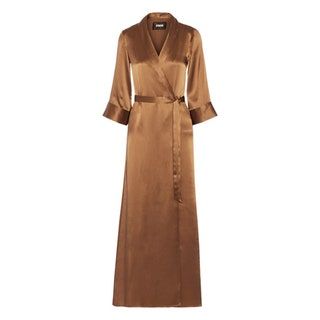 La imagen puede contener Ropa Abrigo Abrigo Bata Vestido de moda Manga y manga larga