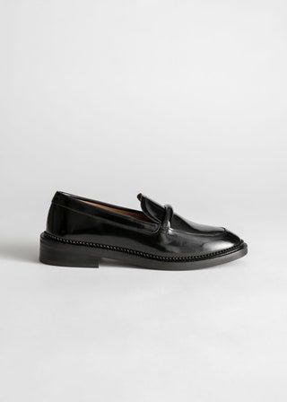 Mocasines penny en cuero negros de Other Stories.