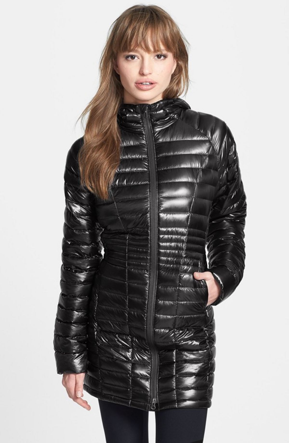 La imagen puede contener Ropa Ropa Abrigo Chaqueta Chaqueta de cuero Persona humana Manga y manga larga