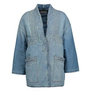 Esta imagen puede contener ropa, ropa, pantalones, mezclilla y jeans